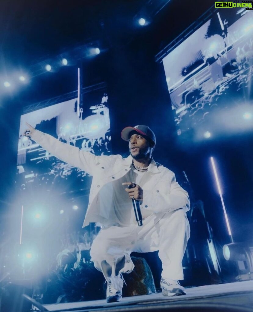 6LACK Instagram - it’s been a few days, but a couple things to recap - the US leg of the SIHAL tour is wrapped, and ending in Atlanta feels like a dream every time. i feel like im still beamin from the love. from the audience, to the crew, to my family, to the guests, i appreciate yall. - I got to not only share the stage with him, but i got to be a fan and watch one of my biggest inspos @TPAIN. u did magic up there 🤝🏾 - Nov 18th is officially dubbed as “6LACK Day” in Dekalb County. idk what to tell ppl to do on that day 😂 but it’s really amazing to be recognized in a city that has given me so much, for my work within the community. there’s no proper way to talk about it, without sounding like i’m full of myself, so ima leave it at: it’s an honor Atlanta, Georgia