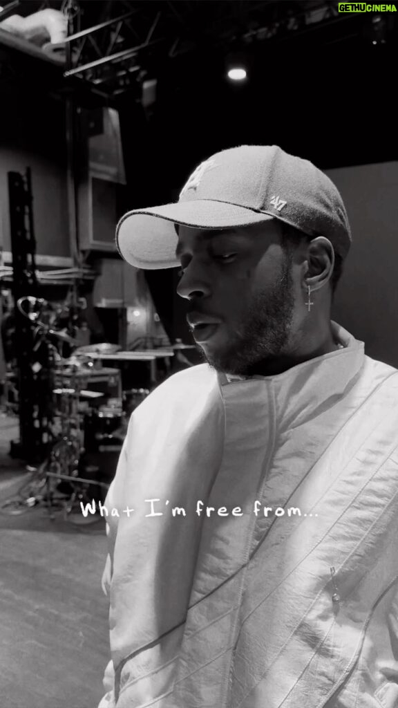 6LACK Instagram - lessons from season 1–🙇🏾‍♂️ what are you free from?