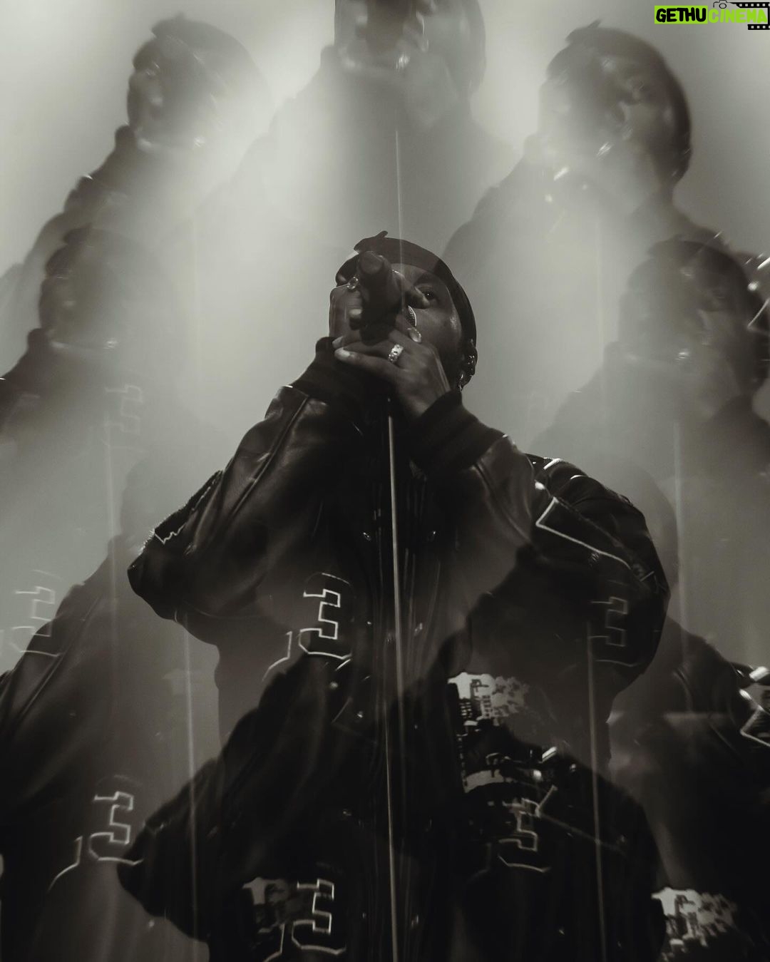 6LACK Instagram - 11 shows left on the east coast, after back to back nights in NY π« felt like group therapy & a birthday party, all in one weβre in D.C. (DMV area) tomorrow β show up π₯·πΎπ New York, New York