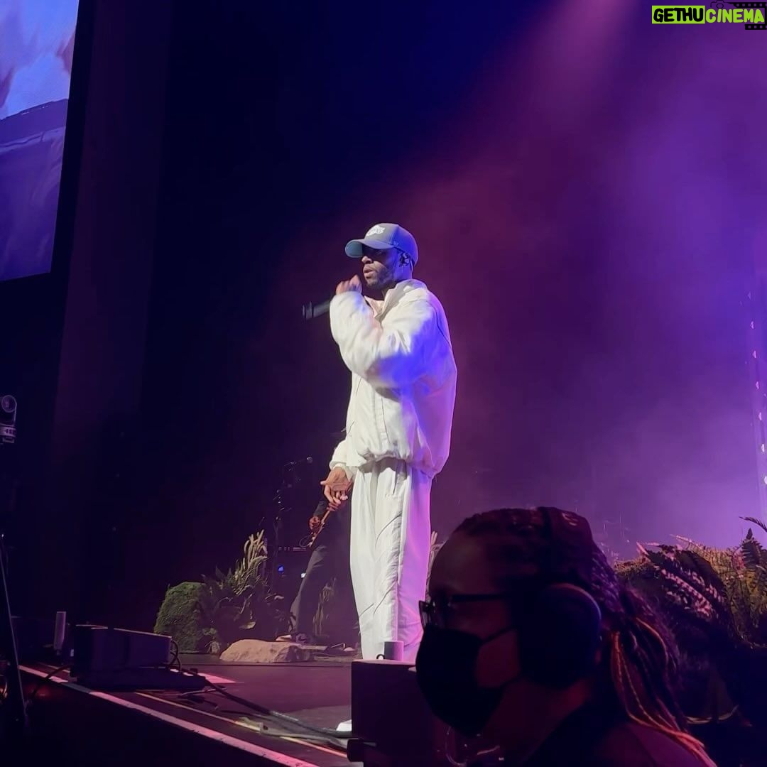 6LACK Instagram - brought some friends out & crafted one of the best nights ever in LA. honored to know & work with some of the best people on the planet. I hope you enjoyed β SIHAL TOUR, just getting started π ποΈ @onehispanic Los Angeles, California