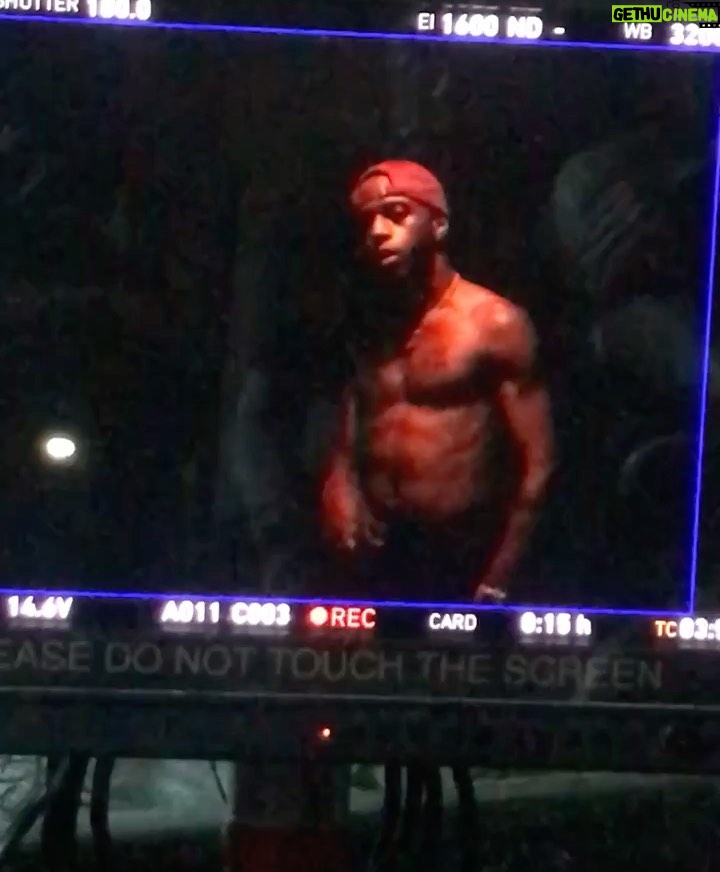 6LACK Instagram - one more thing about it 💌— never got to share/celebrate that EALL went platinum 💿 a good sign that we don’t have to do it any way, other than our own. thank you to anyone that ever hit play & i can’t wait to take a trip through time on this tour see you on the road 🥷🏾💜
