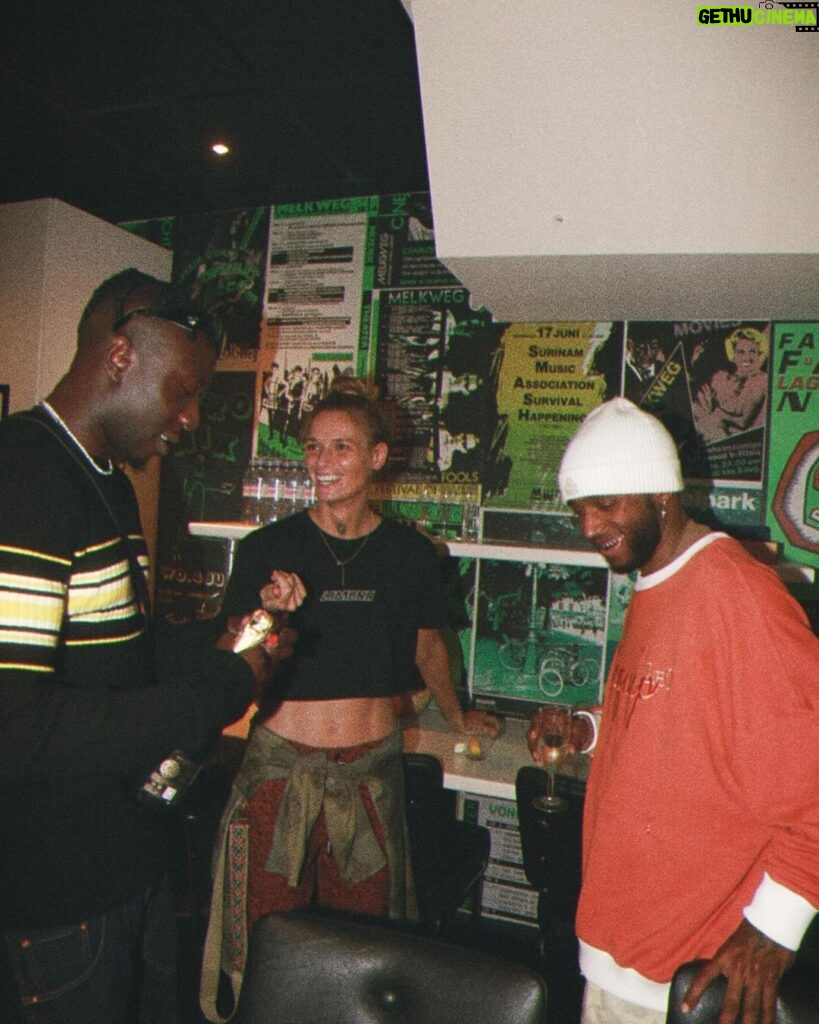 6LACK Instagram - Amsterdam you already know i feel about you… 🖤 back 2 back sold out nights— 4 shows left BERLIN TONIGHT 💐 Amsterdam, Netherlands