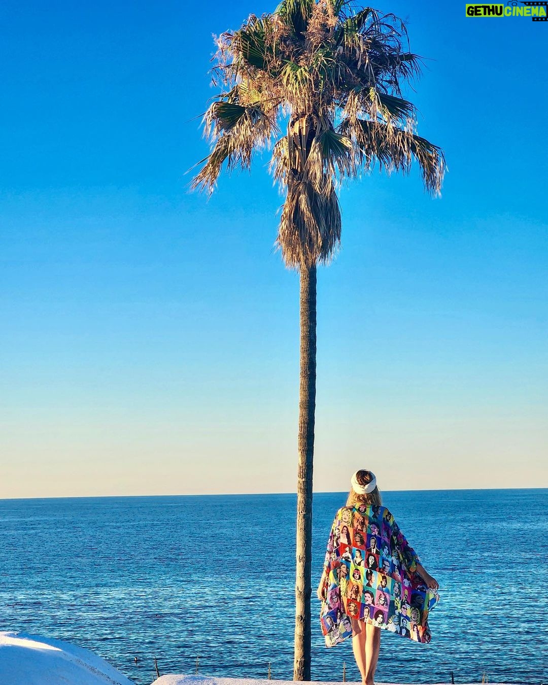 Aïcha Ben Ahmed Instagram - محلاها ريحة البلاد ♥️ #تونس #عائشة_بن_احمد #tunisia #summervibes #sea #bluesky Plage Ras Jbal