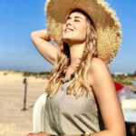 Aïcha Ben Ahmed Instagram - تونس و شمس تونس 🇹🇳☀️☀️☀️ #عائشة_بن_احمد #عائشة_بن_أحمد #تونس #actress #tunisia #sunnyday #sun قربة