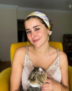Aïcha Ben Ahmed Instagram - كعبول يصبح عليكم و يقولكم ان شاء الله نهاركم زين ❤️