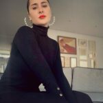 Aïcha Ben Ahmed Instagram - مساء الخير ❤️❤️❤️ #عائشة_بن_احمد #توأم_روحي #نسر_الصعيد #الفلوس #aichabenahmed #tunisia #blackstyle #redlipstick