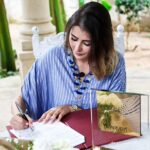Aïcha Ben Ahmed Instagram – تم بعد ظهر اليوم بفضاء دار القايد المعموري إمضاء عقد بموجبه سأكون سفيرة للعلامة التونسية المميزة آرفيا،
هذه الشراكة جاءت تتويجا لمسار إكتشفت من خلاله وجود أوجه شبه عديدة علاوة على القيم المشتركة التي تجمعنا، علامة تونسية بإمتياز ذات جودة عالية، و لها من المعاني الإنسانية الكثير و التي إنتصرت من أجلها في هذه الشراكة.
كل الشكر و الإمتنان للسيد صادق العريبي على هذه الثقة الغالية ، متمنية لكل المنتسبين لهذه المؤسسة الوطنية مزيد النجاح وهي  التي ما فتأت تراهن على الجودة لبلوغ العالمية. آملة في أن تكون هذه الشراكة علامة فارقة لكل منا.
#arvea #arvea_nature #عائشة_بن_احمد #aichabenahmed #ambassadrice #nature #nontestesurlesanimaux #produitsnaturels #actress