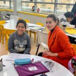 Aïcha Ben Ahmed Instagram – تلقيت دعوه كريمه لزيارة مستشفى سرطان الاطفال ٥٧٣٥٧ – من د. ايمن الغزالى حرب)
المستشفى هو اكبر صرح طبى لعلاج سرطان الاطفال فى العالم من حيث عدد الاسرًه ( حوالى ٣٠٠ سرير) 

نسب الشفاء فيه تقترب من نسب الشفا العالمية. 

شوفت معمل من اكبر وافضل واحدث المعامل المميكنه لتحاليل الدم.

زرت جهاز السايبر نايف وهو احدث جهاز علاج اشعاعى موجود فى افريقيا للاورام الدقيقه مثل ( المخ والكبد والكلى والرئه والبروستاتا).
الجهاز بيعالج الورم بتقنيه مميزه مبنيه على الذكاء الاصطناعى وبعدد جلسات قليله وبدون تدخل جراحى وبدون اثار جانبيه.
 
كمان شوفت الاطفال ولعبت ورسمت معاهم فى مركز الابداع الفنى (العلاج بالفن) وشوفت قد ايه الدعم النفسى للاطفال وذويهم  شئ مهم جدا بالتوازى مع العلاج الكيماوي والاشعاعى. 

شوفت قد ايه اهتمام ورعايه ونظافة من كل العاملين وطاقة الحب اللى موجوده من اول دخولى المكان وكمان شغفهم وطاقتهم لتقديم كل الدعم للاطفال. 

انا فى الحقيقه فخوره بوجود صرح طبى زى 57357 فى افريقيا بيقدم خدمه طبيه و نفسيه زى كده للاطفال مرضى السرطان بالمجان والاهتمام بالعامل النفسى للطفل وذويه وبدعو كل شخص انه يزور مستشفى 57357 ويقدم الدعم للاطفال ويتبرع باللى يقدر عليه لان تبرعه هيفرق كتير فى علاج طفل مريض 

حابه اشكر كل شخص ساهم بوقته او بتبرعه انه يفرح الاطفال… انا مهما اقول عن المكان مش هوفيه حقه..

اللى حابب يزور الولاد او عنده أى استفسار..يتصل على ١٩٠٥٧..
و لمعلومات اكتر .. زوروا الموقع الالكترونى 
 www.57357.org
@hospital57357_  @ayman_elghazaly_harb