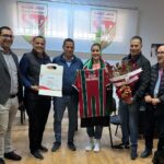 Aïcha Ben Ahmed Instagram - اشكر رئيس النادي الملعب التونسي السيد محمد محجوب و الهيئة المديرة على احتفائهم بتكريمي. هذا التكريم سيبقى في القلب و البقلاوة يا دولة ❤️💚 @stadetunisien48 #عائشة_بن_احمد #الملعب_التونسي #تونس
