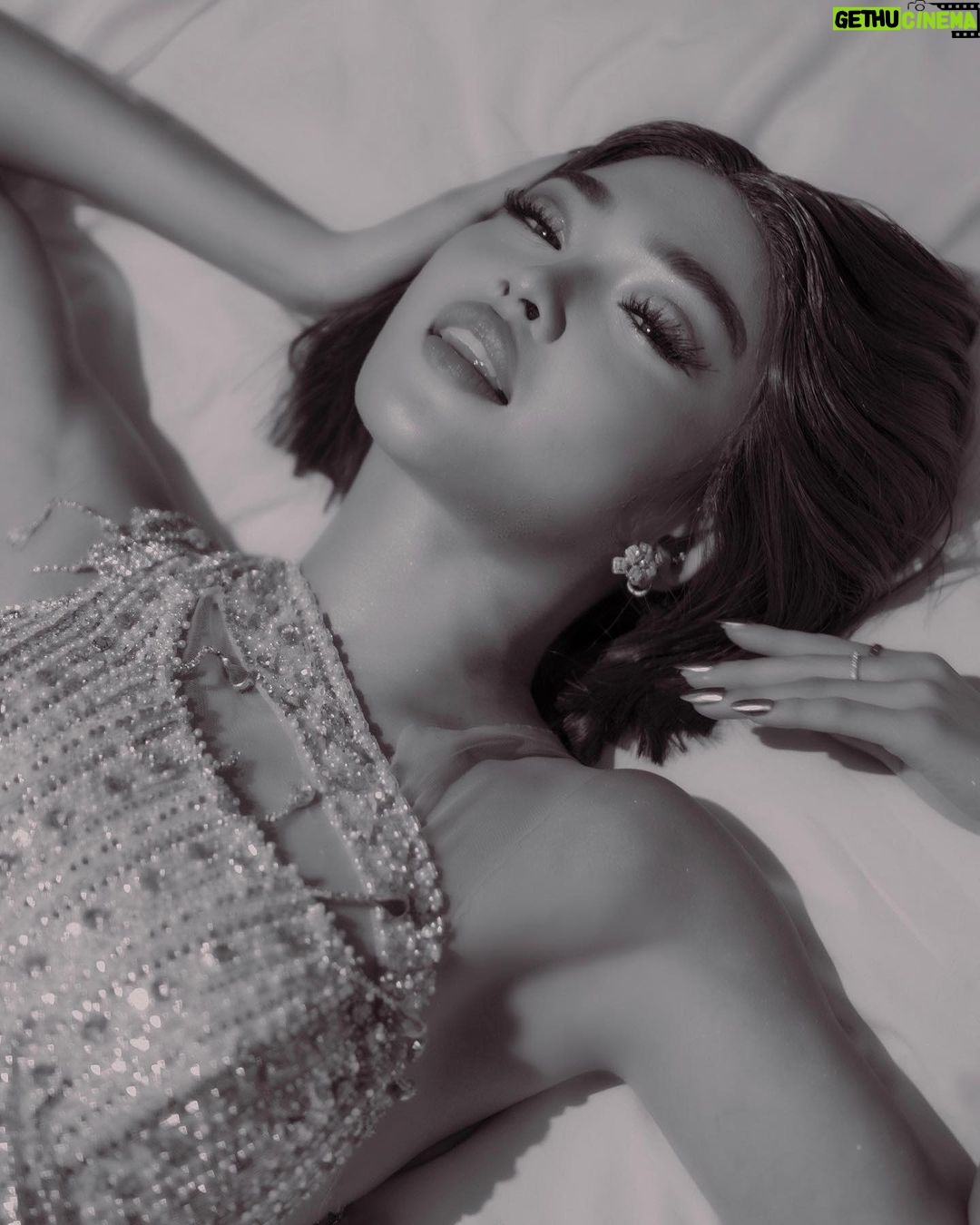 AC Bonifacio Instagram - forever grateful π photos @alanshiii gown @weareasyph @irenekarelllee styling @icavillanueva @ces.toxx makeup @celine.c.lin hair @cristinebenoman_hair nails @extraordinail contacts @olens_contactlens Clutch: @ladybag_mnl Jewelry: @janisfinejewelry #ABSCBNBall2023 Manila, Philippines