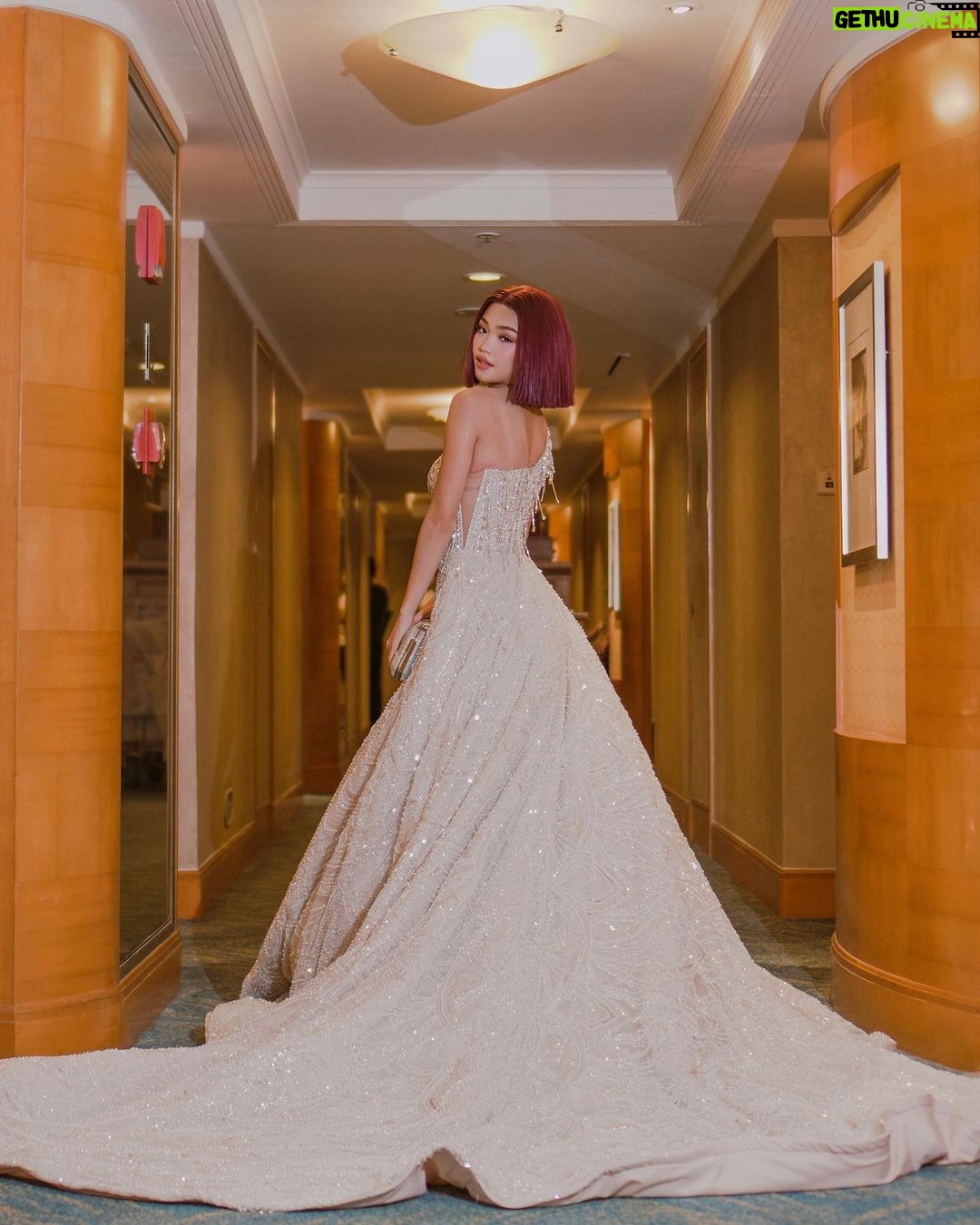 AC Bonifacio Instagram - forever grateful π photos @alanshiii gown @weareasyph @irenekarelllee styling @icavillanueva @ces.toxx makeup @celine.c.lin hair @cristinebenoman_hair nails @extraordinail contacts @olens_contactlens Clutch: @ladybag_mnl Jewelry: @janisfinejewelry #ABSCBNBall2023 Manila, Philippines