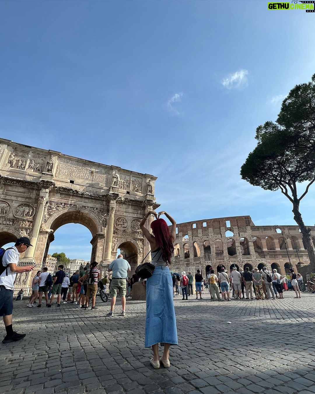 AC Bonifacio Instagram - tell her u love her Rome, Italy