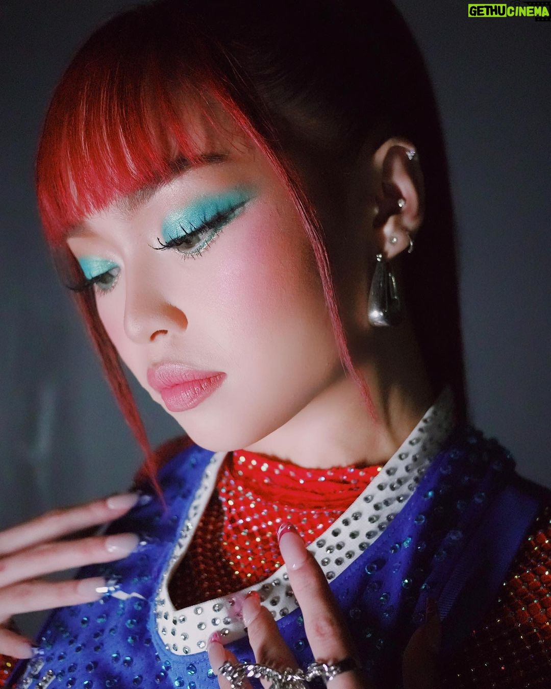 AC Bonifacio Instagram - took over halftime at FIBA last night @jumpman23 TEAAAAM WENT CRAZY big big thank yous to everyone !! none of this wouldve been possible without yall. @ateamph for completely going beyond my expectations hair @cristinebenoman_hair styling (insane BTW seriously) @lynalumno @rafvillas & whole team !! makeup @celine.c.lin photos & vid @alanshiii @sjcea nails @elinails.co & ofc @diannat @qiauoxi love u thank u guys !!!! Philippine Arena