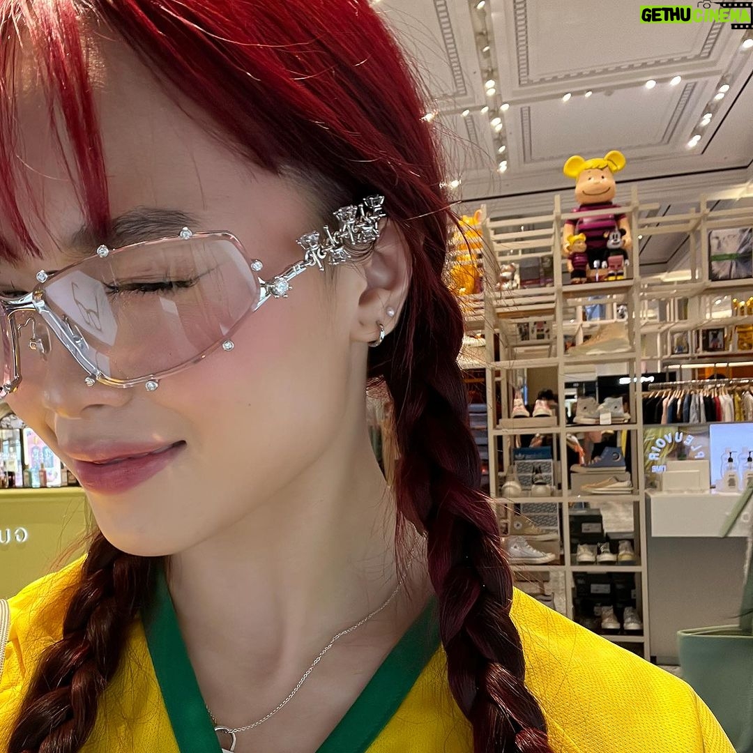 AC Bonifacio Instagram - back to school Seoul, Korea