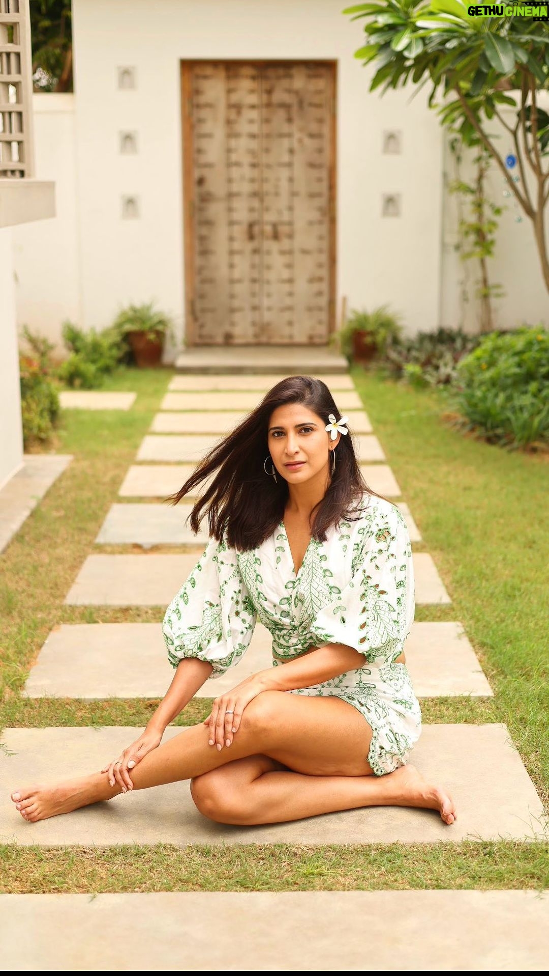 Aahana Kumra Instagram - Because who wants to miss @badgalriri perform live in India! πββοΈπ₯Ήππ«°ππ #friyay . . . . . #instareels #reelitfeelit #friday #feels #fridayfeels #aahanakumra Mumbai, Maharashtra