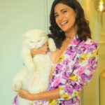 Aahana Kumra Instagram - Two silly cats 💁‍♀️🙄😺🐾💕🌸😹 #mushuetmoi #sundaze . . . . #sunday #funday #catsofinstagram #catstagram #catsofig #catscatscats #cats #homesweethome Mumbai - मुंबई