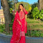 Aahana Kumra Instagram - Lohri is the festival that marks the end of winters and the beginning of spring-season! The harvesting season that promises us abundance and prosperity! Here’s wishing everyone a very happy Lohri to you and your family! Lohri di lakh lakh vadaaiyaan 🎇🌱🌸🌾🌞🙏💕 #saturdate #saturday . . . . #lohri #festival #festivefeels #lohridilakhlakhvadhaiyan #lohrifestival #punjabis #proudpunjabi #aahanakumra India