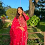 Aahana Kumra Instagram - Lohri is the festival that marks the end of winters and the beginning of spring-season! The harvesting season that promises us abundance and prosperity! Here’s wishing everyone a very happy Lohri to you and your family! Lohri di lakh lakh vadaaiyaan 🎇🌱🌸🌾🌞🙏💕 #saturdate #saturday . . . . #lohri #festival #festivefeels #lohridilakhlakhvadhaiyan #lohrifestival #punjabis #proudpunjabi #aahanakumra India