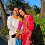Aahana Kumra Instagram - Thank you Lord Venkateshwara for the most beautiful morning in the beginning of year! 🌸🙏💕 And gratitude that I can bring mamma and papa for this blissful darshan every year! 🌸💕🙏 @ttdevasthanams 🙏 Govinda 🌸🌞 #tirupati #happynewyear . . . . #newyear #2024 #tirumala #tirupatibalaji #lordvenkateshwara #padmavati #darshan #aahanakumra Tirumala Tirupati Devasthanam, Andhra Pradesh, India
