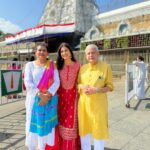 Aahana Kumra Instagram - Thank you Lord Venkateshwara for the most beautiful morning in the beginning of year! 🌸🙏💕 And gratitude that I can bring mamma and papa for this blissful darshan every year! 🌸💕🙏 @ttdevasthanams 🙏 Govinda 🌸🌞 #tirupati #happynewyear . . . . #newyear #2024 #tirumala #tirupatibalaji #lordvenkateshwara #padmavati #darshan #aahanakumra Tirumala Tirupati Devasthanam, Andhra Pradesh, India