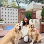 Aahana Kumra Instagram - I dream of palaces ☀️🌼❣️🌸👯‍♂️🥂❄️🏰 Oh! and say hello to Sultan, Gabbar and Laila 🐾🐶 @narendra.bhawan.bikaner #mondaymood #mondayblues . . . . #mondaymandate #monday #bikaner #rajasthan #incredibleindia #aahanakumra #dogsofinstagram #dogstagram #rampuriahaveli Narender Bhavan, Bikaner
