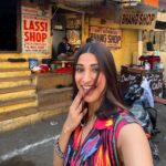 Aahana Kumra Instagram - How can I talk about Rajasthan and not see Colors! 😘🌞 I love how vibrant this state is! And unapologetically! Just like India! It has Colors of all kinds! And that’s what makes this state one of my favourite ever!! 🩷❤️🩵💛💙🧡💚💜 The people, The warmth, The food, The shopping, The experiences! One of a kind! No wonder they say “Padhaaro mhaare des!”🌞🏜️🐪🌞🩷#rajasthan #jaisalmer . . . . #rajasthandiaries #rajasthantourism #aahanakumra #solofemaletraveler #jaisalmerfort #jaisalmerdiaries #jaisalmerdesert #india #incredibleindia #rajasthandiaries #travel #traveltheworld #travelphotography #travelling #travellife #travelgram #instatravel Golden Fort - Jaisalmer