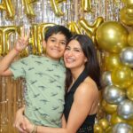 Aahana Kumra Instagram - Senior Kumra is forty and fab-uh-loussss!! 🎊🎈🔥👯‍♀️💁‍♀️😎😘💪 Giving 20 year olds a run for their money!! You’re the boss babe🔥🔥🔥🔥🔥 Love you @shivanikumrafitness and thank you for such a fab partay!! 🩷🩷🩷👯‍♀️👯‍♀️👯‍♀️ #happybirthday #kumrasisters . . . . #happybirthday #birthdaygirl #fortyandfabulous #aahanakumra #family #familyislove #familyiseverything The Club Mumbai