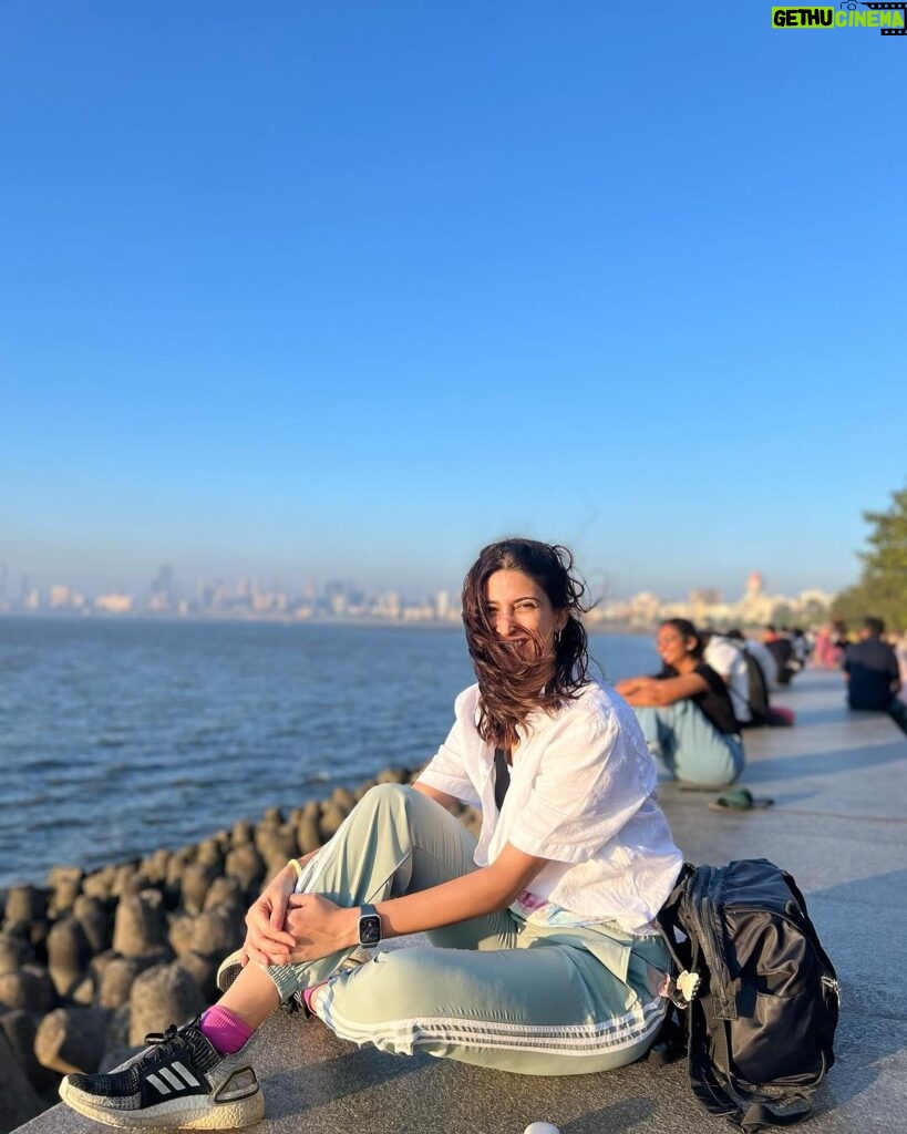 Aahana Kumra Instagram - What a mammoth 🦣 run the last 6 weeks have been!! With #Constellations opening in 4 weeks, we were in 8 hours of rehearsals everyday 🎭Shutting ourselves to the outside world! 💁‍♀️From shifting my base to South Bombay to walking back home everyday through Marine Drive and listening to music to shut the noise, the process of being Marianne has been nothing short of magical🌌 Learning the Indian Sign Language and falling in love with Roland in different multiverses has been truly spectacular! 👩‍❤️‍💋‍👨 I’m so proud of the work that we have put in and presented a beautiful play to our wonderful audiences who kept us house full for 2 solid weeks! @bguthrie01 you maestro! Thank you for letting us try your patience everyday! And holding our hands through these multiverses that we transversed together! only you could handle our madness! 🐝🌌🥹💕🎭 @realkunaalroykapur I absolutely love you and thank you for taking this plunge with me! You are my rock! You are and will always be my Roland! My cutest bee keeper😘🥹💕🎭🌌🐝 @dipnaa thank you for being such a fantastic teacher! And helping us find our feet in this beautiful production. 💕 @saatvikanta @avafrin what would we do without you two!? Thank you for making sure we were fed and you weren’t fed up of us! 😘😘🫰🫰 #shernaazpatel for being ever so kind to help us with our voice and breath on stage!! #arghyalahiri @yaelcrishna for lighting us and our set so beautifully and Rahul for the gorgeous sound! Richard for the most complex yet fantastic set I’ve set foot on! The whole team at @ncpamumbai for pushing the envelope! And last but not the least my foster parents @radhikajhaveri and Atul for putting up with me and my madness for these 6 weeks! I love you both! 🥹🫰🐝😘🌌👩‍❤️‍💋‍👨🧿💕 Theatre will always be my first love no matter what! And I’m grateful that in this multiverse I get to live so many lives through my work!🎭🥹💕 We are grateful to each and everyone who took time and turned up for our shows! You guys are the best! 🥹🫰🐝🌌🎭💁‍♀️💕😘🌸 And above all, thank you for supporting theatre! 🎭 Can’t wait to bring this wonderful play to your cities soon! 💁‍♀️💕🌌🎭🐝🧿 NCPA Mumbai