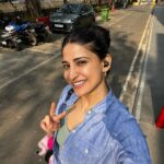 Aahana Kumra Instagram - What a mammoth 🦣 run the last 6 weeks have been!! With #Constellations opening in 4 weeks, we were in 8 hours of rehearsals everyday 🎭Shutting ourselves to the outside world! 💁‍♀️From shifting my base to South Bombay to walking back home everyday through Marine Drive and listening to music to shut the noise, the process of being Marianne has been nothing short of magical🌌 Learning the Indian Sign Language and falling in love with Roland in different multiverses has been truly spectacular! 👩‍❤️‍💋‍👨 I’m so proud of the work that we have put in and presented a beautiful play to our wonderful audiences who kept us house full for 2 solid weeks! @bguthrie01 you maestro! Thank you for letting us try your patience everyday! And holding our hands through these multiverses that we transversed together! only you could handle our madness! 🐝🌌🥹💕🎭 @realkunaalroykapur I absolutely love you and thank you for taking this plunge with me! You are my rock! You are and will always be my Roland! My cutest bee keeper😘🥹💕🎭🌌🐝 @dipnaa thank you for being such a fantastic teacher! And helping us find our feet in this beautiful production. 💕 @saatvikanta @avafrin what would we do without you two!? Thank you for making sure we were fed and you weren’t fed up of us! 😘😘🫰🫰 #shernaazpatel for being ever so kind to help us with our voice and breath on stage!! #arghyalahiri @yaelcrishna for lighting us and our set so beautifully and Rahul for the gorgeous sound! Richard for the most complex yet fantastic set I’ve set foot on! The whole team at @ncpamumbai for pushing the envelope! And last but not the least my foster parents @radhikajhaveri and Atul for putting up with me and my madness for these 6 weeks! I love you both! 🥹🫰🐝😘🌌👩‍❤️‍💋‍👨🧿💕 Theatre will always be my first love no matter what! And I’m grateful that in this multiverse I get to live so many lives through my work!🎭🥹💕 We are grateful to each and everyone who took time and turned up for our shows! You guys are the best! 🥹🫰🐝🌌🎭💁‍♀️💕😘🌸 And above all, thank you for supporting theatre! 🎭 Can’t wait to bring this wonderful play to your cities soon! 💁‍♀️💕🌌🎭🐝🧿 NCPA Mumbai