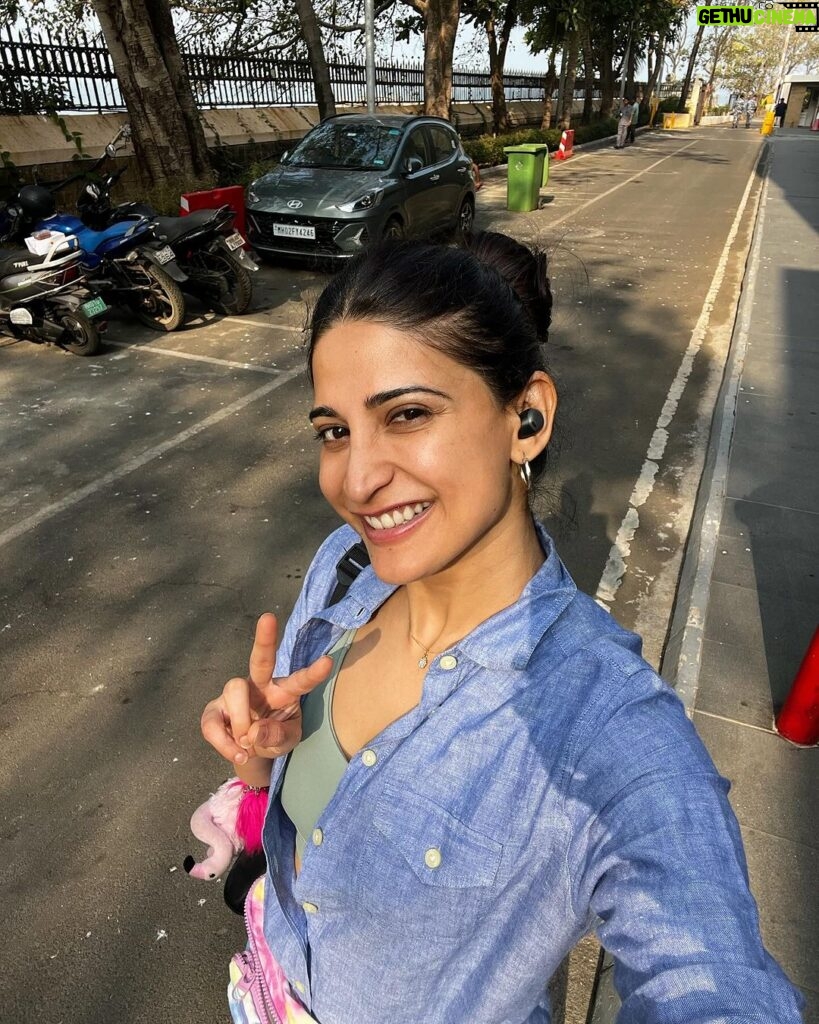 Aahana Kumra Instagram - What a mammoth 🦣 run the last 6 weeks have been!! With #Constellations opening in 4 weeks, we were in 8 hours of rehearsals everyday 🎭Shutting ourselves to the outside world! 💁‍♀️From shifting my base to South Bombay to walking back home everyday through Marine Drive and listening to music to shut the noise, the process of being Marianne has been nothing short of magical🌌 Learning the Indian Sign Language and falling in love with Roland in different multiverses has been truly spectacular! 👩‍❤️‍💋‍👨 I’m so proud of the work that we have put in and presented a beautiful play to our wonderful audiences who kept us house full for 2 solid weeks! @bguthrie01 you maestro! Thank you for letting us try your patience everyday! And holding our hands through these multiverses that we transversed together! only you could handle our madness! 🐝🌌🥹💕🎭 @realkunaalroykapur I absolutely love you and thank you for taking this plunge with me! You are my rock! You are and will always be my Roland! My cutest bee keeper😘🥹💕🎭🌌🐝 @dipnaa thank you for being such a fantastic teacher! And helping us find our feet in this beautiful production. 💕 @saatvikanta @avafrin what would we do without you two!? Thank you for making sure we were fed and you weren’t fed up of us! 😘😘🫰🫰 #shernaazpatel for being ever so kind to help us with our voice and breath on stage!! #arghyalahiri @yaelcrishna for lighting us and our set so beautifully and Rahul for the gorgeous sound! Richard for the most complex yet fantastic set I’ve set foot on! The whole team at @ncpamumbai for pushing the envelope! And last but not the least my foster parents @radhikajhaveri and Atul for putting up with me and my madness for these 6 weeks! I love you both! 🥹🫰🐝😘🌌👩‍❤️‍💋‍👨🧿💕 Theatre will always be my first love no matter what! And I’m grateful that in this multiverse I get to live so many lives through my work!🎭🥹💕 We are grateful to each and everyone who took time and turned up for our shows! You guys are the best! 🥹🫰🐝🌌🎭💁‍♀️💕😘🌸 And above all, thank you for supporting theatre! 🎭 Can’t wait to bring this wonderful play to your cities soon! 💁‍♀️💕🌌🎭🐝🧿 NCPA Mumbai