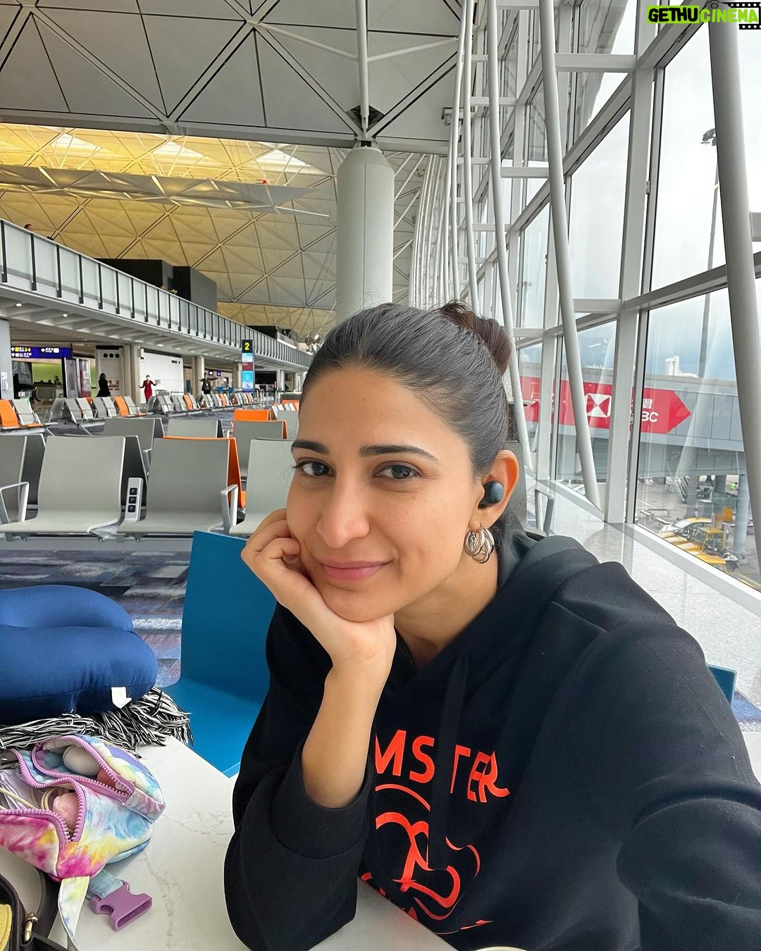 Aahana Kumra Instagram - Did a thing!!πββοΈπ―π«°π Itβs called a multiverse whirlwind! ππποΈπ½βοΈπππ₯Ή Also spotted a street called #Constellation πππ«° #multiuniverse much!? π½πΉπ·βοΈππ° #whirlwind #lalaland Thank you @andreachungfilm and @elirabregu for everythingππ«°π₯°πΈ . . . . #india #hongkong #losangeles #turkey #istanbul #usa #aahanakumra #constellations Beverly Hills Hilton