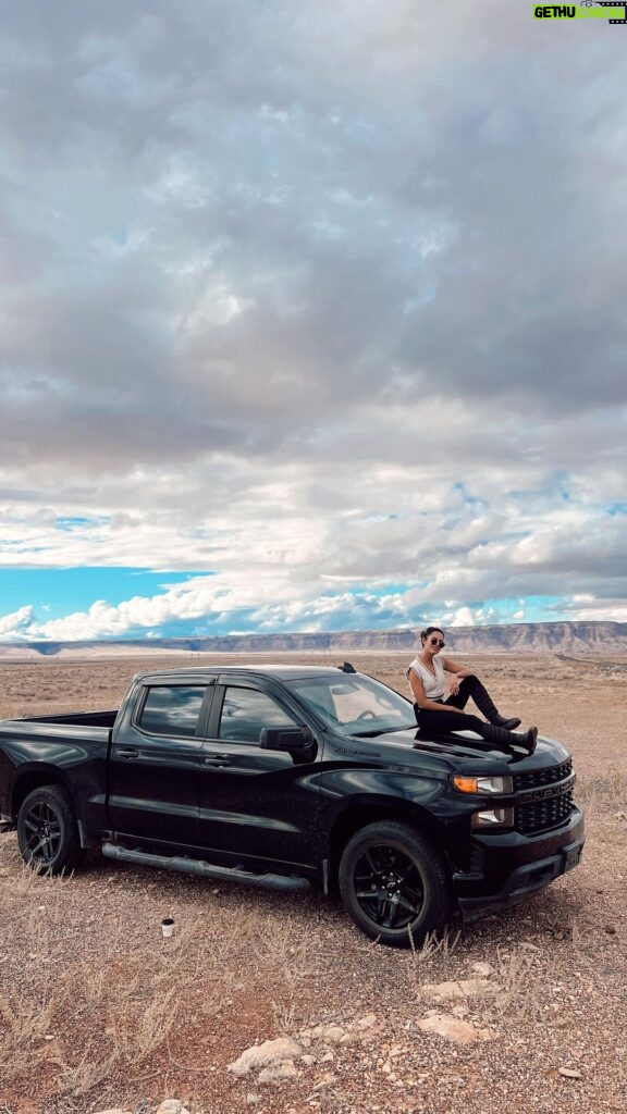 Aakriti Rana Instagram - Do you also prefer driving over flying? Tag someone who you can relate this with ❤️ Got myself a @chevrolet Silverado pick up from the most beautiful drive in the states! Heading to Utah from Arizona. “Why don’t you just fly there?” That’s what people keep asking me. It’s because you miss out on so much because experiences and places if you don’t drive. Fortunately my whole family loves to drive. Done with 1700 kms, 8000 kms more to go before we head back to India. #aakritirana #usa #roadtrip #chevrolet #silverado #travelblogger #indiantravelblogger #usaroadtrip #arizona #utah #carlovers #drivingoverflying Arizona, USA
