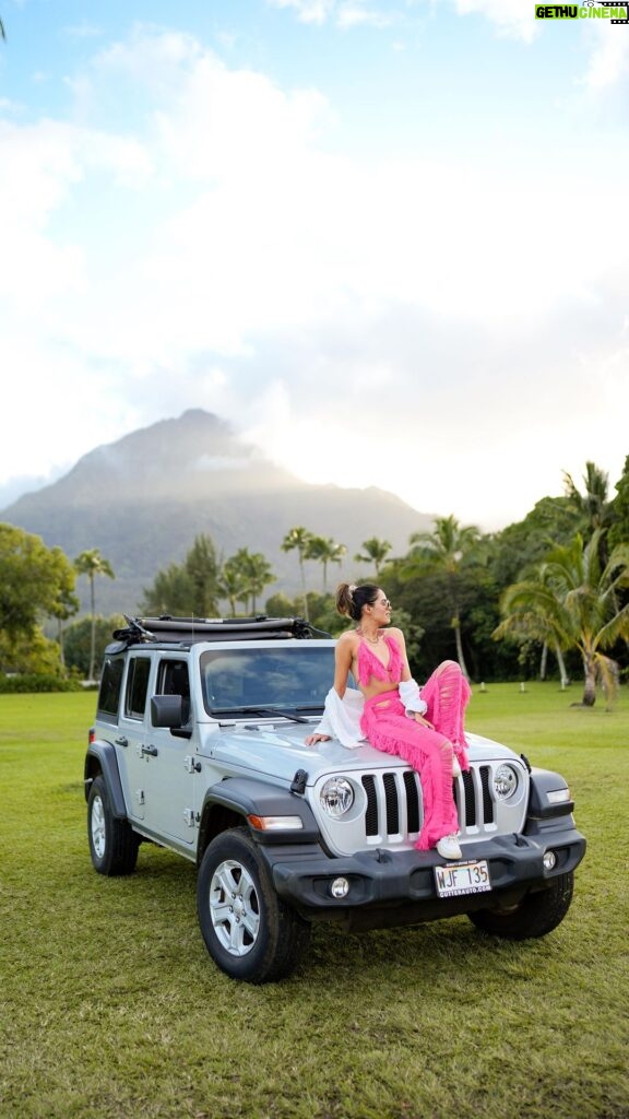 Aakriti Rana Instagram - I’ve been obsessed with this song since the longest time! Finally made it to Hawaii! Here for the breathtaking landscapes, lush tropical forests and pristine beaches ❤️ Wearing @fancypantsofficial #aakritirana #hawaii #kauaihawaii #kauai #travelblogger #indiantravelblogger #beachlife #transition #lookbook #transitionreels #travelphotography #jeep