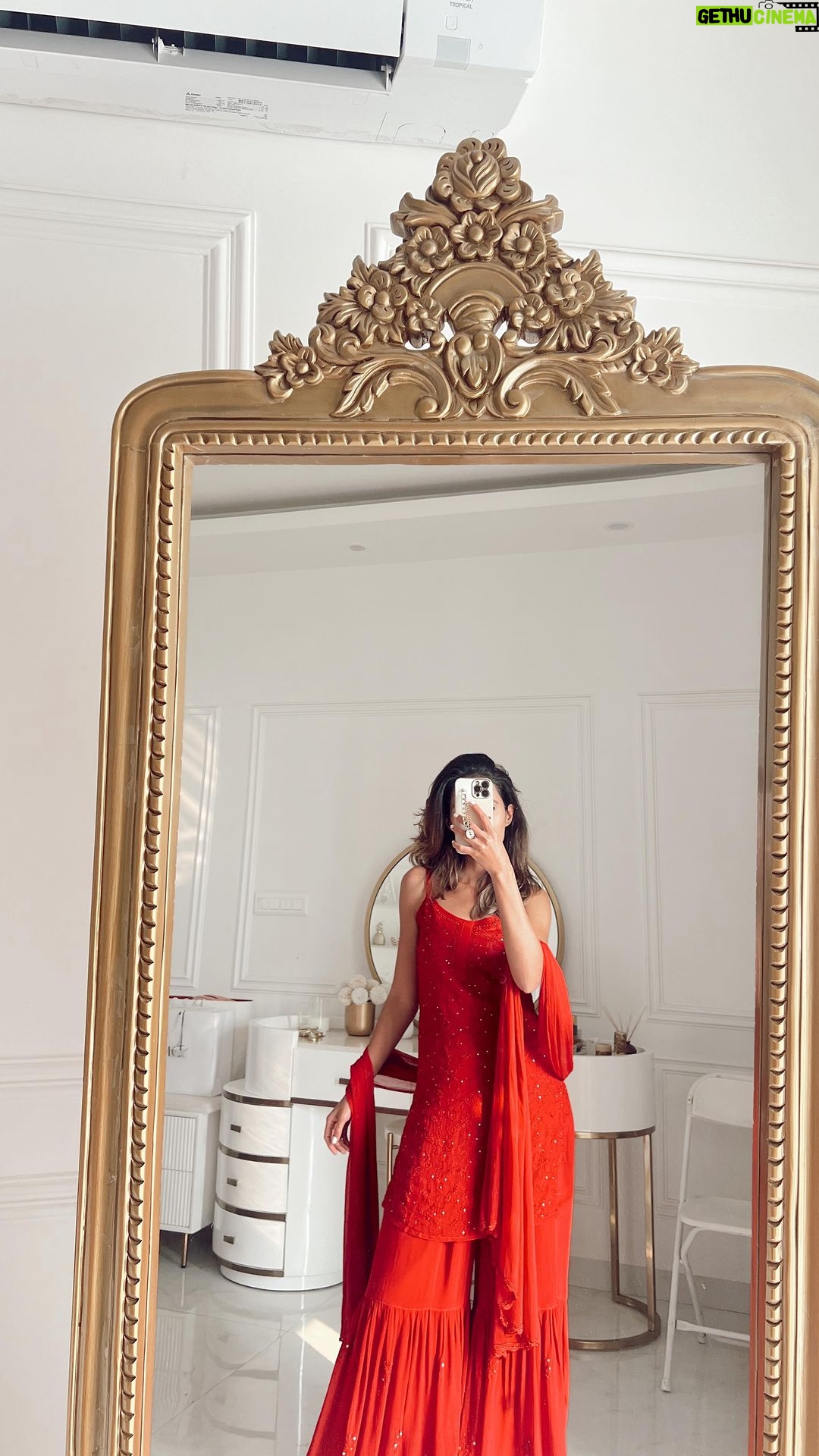 Aakriti Rana Instagram - When all he wants to do is finish his work and stay on a video call with you no matter what you are doing. He’s my biggest source of entertainment even in long distance. I wanted to post a lookbook but the BTS is so much cuter haha. Tag someone you can relate this with ❤️ P.s these gorgeous suits are from @labelaishwaryrika. Which one do you like the best on me? Red, Pink or Green? #aakritirana #couplereels #indianwear #bts #collab #behindthescenes #couplevideos #longdistancerelationship #longdistance #love #ldr #reelsindia #aakritiandrohan