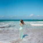 Aakriti Rana Instagram – Enjoying the beautiful blue water of Hawaii ❤️
It was so difficult to pick one island from the beautiful islands of Hawaii to visit. I read so many blogs and finally decided to visit Kauai. I have so much to tell you about Hawaii but for now, taking it slow and enjoying every moment of this trip! 

P.s a really famous movie was shot here. Can you tell me which one? Comment below 

Wearing @fancypantsofficial ❤️

#aakritirana #hawaii #kauai #usa #aakritiinusa #travelblogger #beachlife #hawaiistagram #indiantravelblogger #travelphotography #ootd #beachwaves Kaua’i, Hawaii