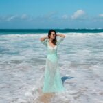 Aakriti Rana Instagram – Enjoying the beautiful blue water of Hawaii ❤️
It was so difficult to pick one island from the beautiful islands of Hawaii to visit. I read so many blogs and finally decided to visit Kauai. I have so much to tell you about Hawaii but for now, taking it slow and enjoying every moment of this trip! 

P.s a really famous movie was shot here. Can you tell me which one? Comment below 

Wearing @fancypantsofficial ❤️

#aakritirana #hawaii #kauai #usa #aakritiinusa #travelblogger #beachlife #hawaiistagram #indiantravelblogger #travelphotography #ootd #beachwaves Kaua’i, Hawaii