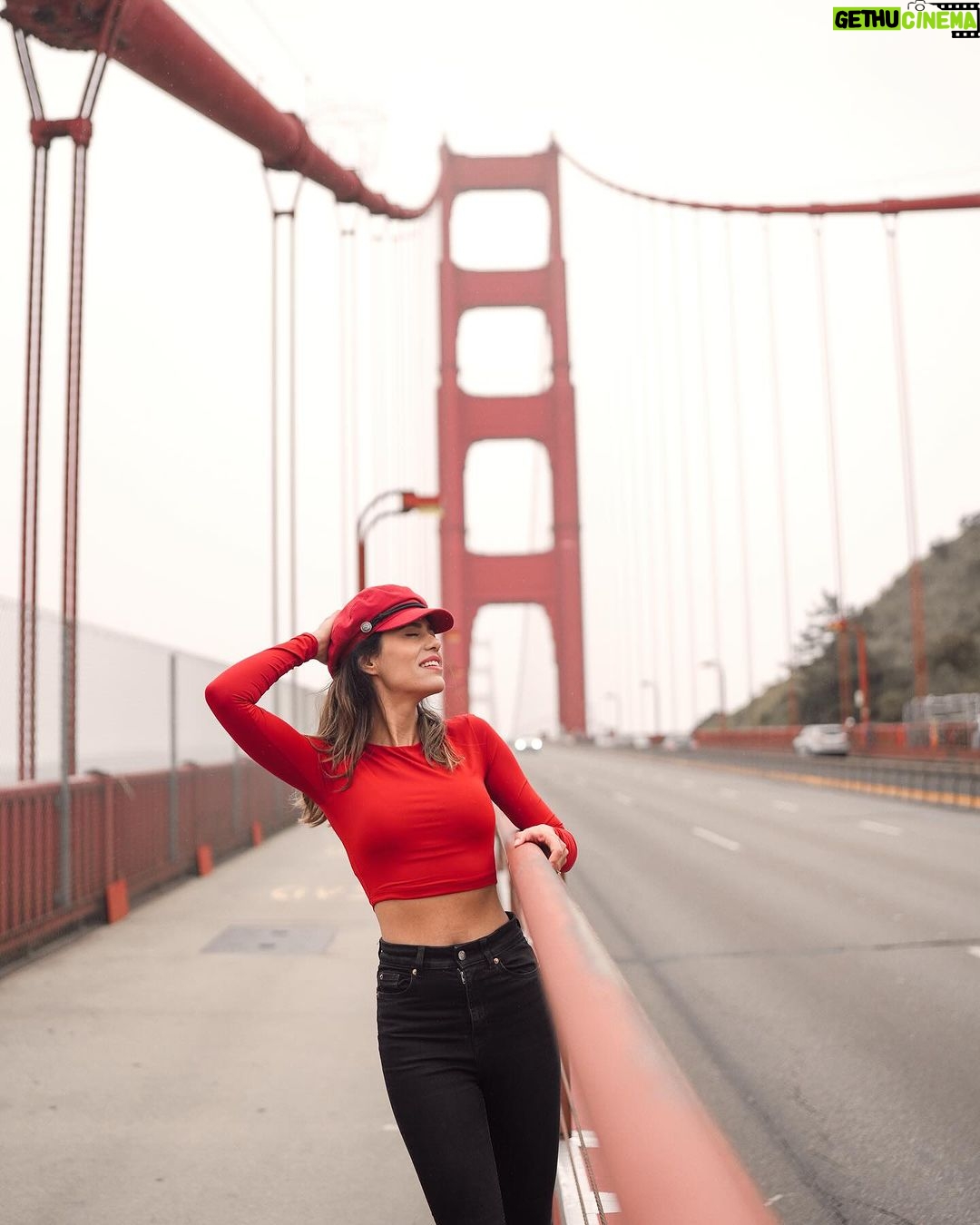 Aakriti Rana Instagram - Hi, I am Aakriti and I am on a 45 day long trip with my family! The longest trip ever! 😀 It took a lot out of me to plan something like this for my fam (all on my own) and I can’t wait to show you everything that we’re gonna do! Stay tuned for this journey! Our first layover was San Francisco. We just had a few hours and we decided to do a little city tour and visit the iconic Golden Gate Bridge. If you’ve been following me for a while then you must remember my last US road trip with my fam. That was our last trip with mom and we have such fond memories from that time. We’re gonna revisit a few of those places as well and explore something new which I am really stoked about! If you have any suggestions then let me know ❤️ #aakritirana #sanfrancisco #aakritinUSA #familytrip #USA #roadtrip #travelblogger #indiantravelblogger #goldengatebridge #travelphotography Golden Gate Bridge, San Francisco