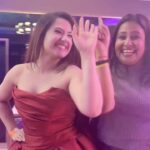 Aalisha Panwar Instagram - When all da girls are in party mode this is what it looks like .. 🤷‍♀️💃😅🥳🎊🎉🫶 #800EpisodesCelebration #NathKrishnaAurGauriKiKahani #ManyMoreToGo