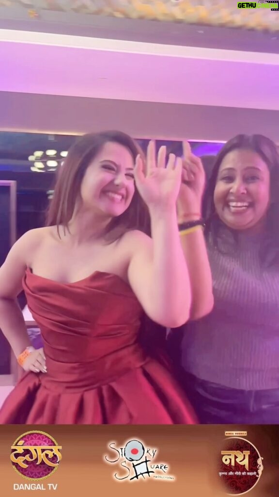 Aalisha Panwar Instagram - When all da girls are in party mode this is what it looks like .. 🤷‍♀️💃😅🥳🎊🎉🫶 #800EpisodesCelebration #NathKrishnaAurGauriKiKahani #ManyMoreToGo