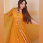 Aalisha Panwar Instagram – 🌻 .. ., 

.

.

Styling- @ankitasinha.03 

#Gauri #NathKrishnaAurGauriKiKahani
