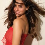 Aamna Sharif Instagram - Once you are rooted in your own center, nothing from the outside can move you ..