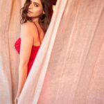Aamna Sharif Instagram - Do the one thing you think you cannot do.. Fail at it. Try again. Do better the second time. The only people who never tumble are those who never mount the high wire.. This is your moment… Own it.