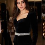 Aamna Sharif Instagram - Know Your Worth 🖤