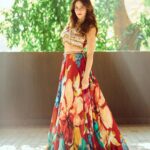 Aamna Sharif Instagram - A certain darkness is needed to see the stars … . . . . . . @officialjuhibengani @tyaanijewellery @shrushti_216 @mukeshpatilmakeup @little_hair_poetry @saurabh_sonkar