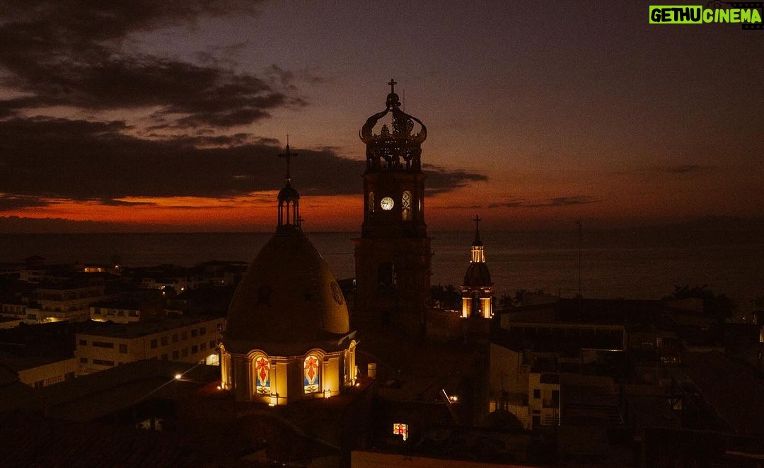 Aarón Díaz Instagram - 🌅 @aarondiaz me llevó a conocer el lugar donde nació… Episodio “Jalisco” @reconexionmexico No se lo pierdan! Lo más visto en @vix