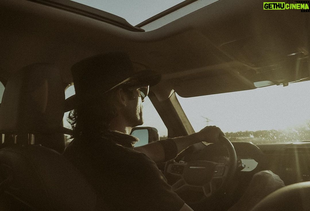 Aarón Díaz Instagram - En los próximos días estaremos agarrando carretera nuevamente para estar mas cerca de ti… quien me recibe en su casa para ver @reconexionmexico juntos?