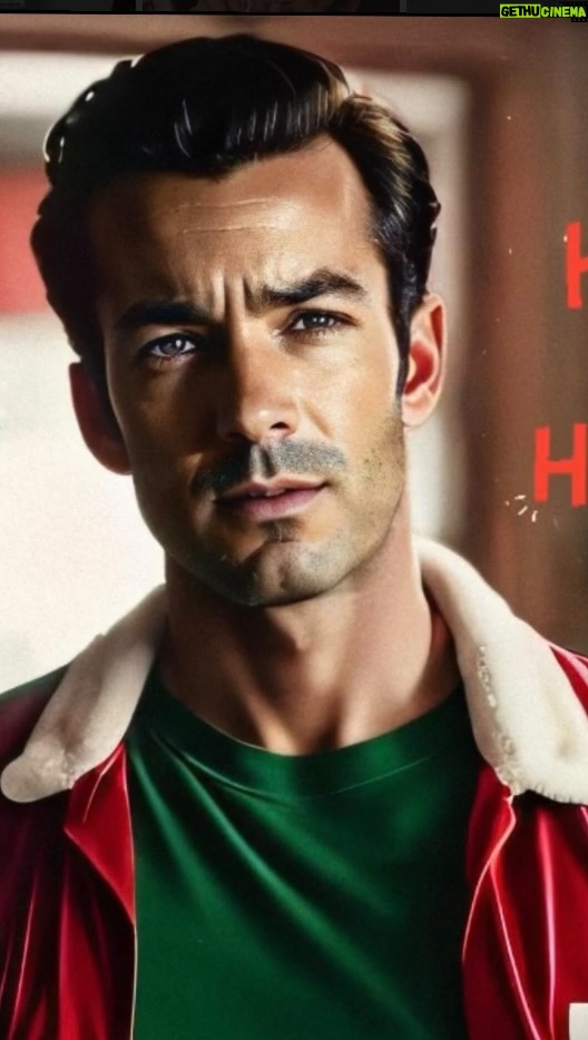 Aarón Díaz Instagram - De parte de @aarondiazworld y mia para tod@s y cada un@ de mis amad@s fans, les deseo una hermosa navidad a lado de sus seres queridos! Gracias por siempre estar ahí!! Vienen cosas maravillosas para tod@s ustedes!