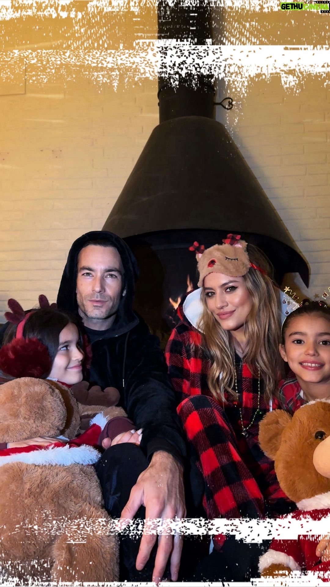 Aar贸n D铆az Instagram - 馃挮 Always believe in Miracles鈥aarondiaz 馃挮 @realgirlstv