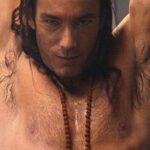 Aarón Díaz Instagram – … luego mándales esto para que no se lo tomen personal y para finalizar, un Namaste 🙏🏽 al estilo #NARAM 
.
MAÑANA 6 • OCT • solo en Netflix
@netflixlat 
@wildsheepcontent