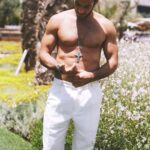 Aarón Díaz Instagram – Ay ay ay chiquititos… díganme de que presumen, yo les digo cuanto tiempo llevo haciéndolo. 😘  No se pongan muy machitos nenitos… Ya llegó Papi a decirles las cosas como son.
